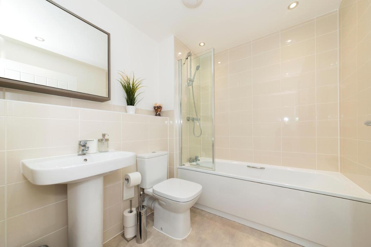 Greenfield Modern 3Br Home - Southcote Lane , 雷丁 外观 照片