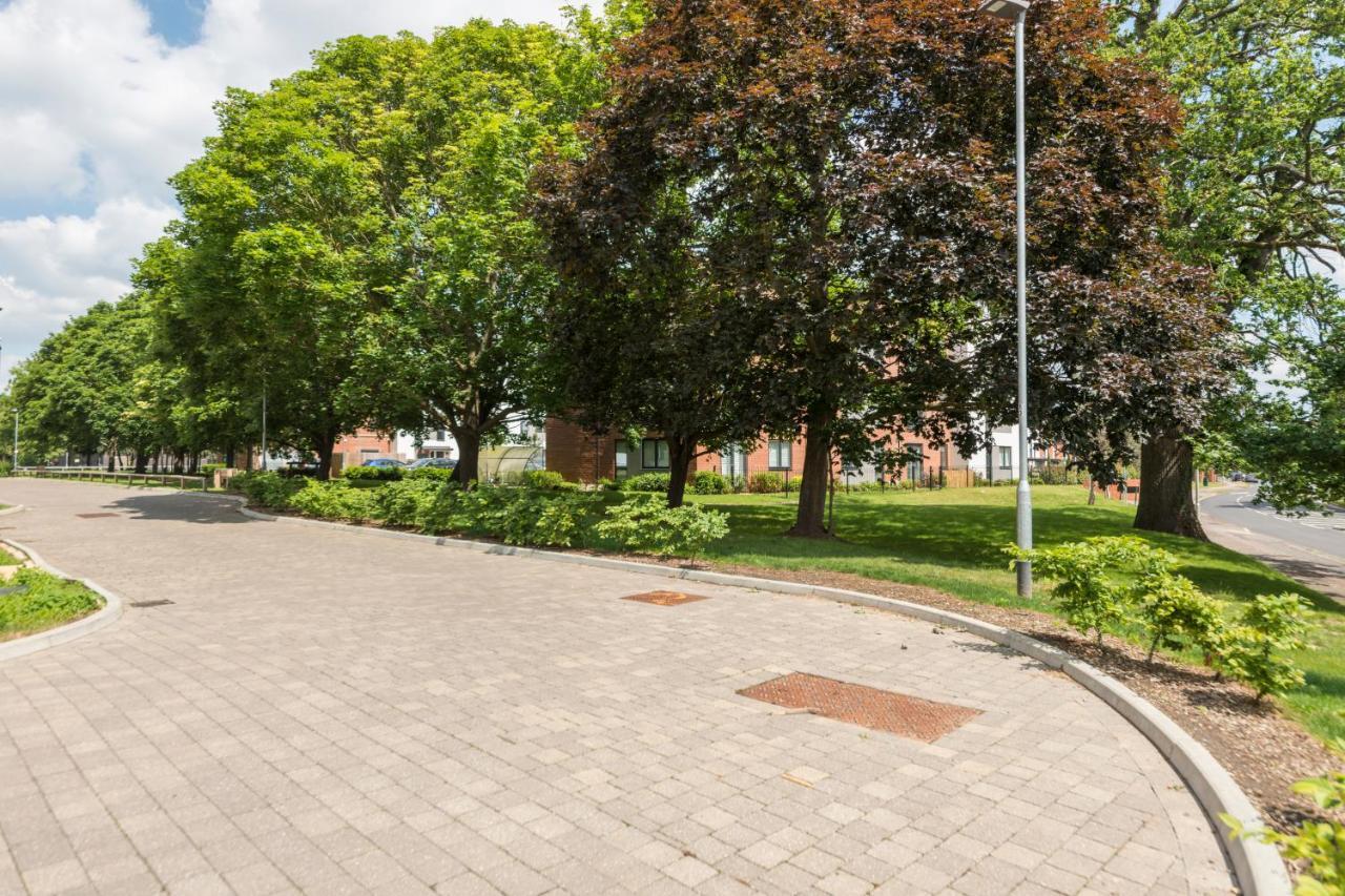 Greenfield Modern 3Br Home - Southcote Lane , 雷丁 外观 照片