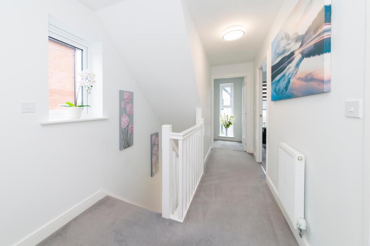 Greenfield Modern 3Br Home - Southcote Lane , 雷丁 外观 照片