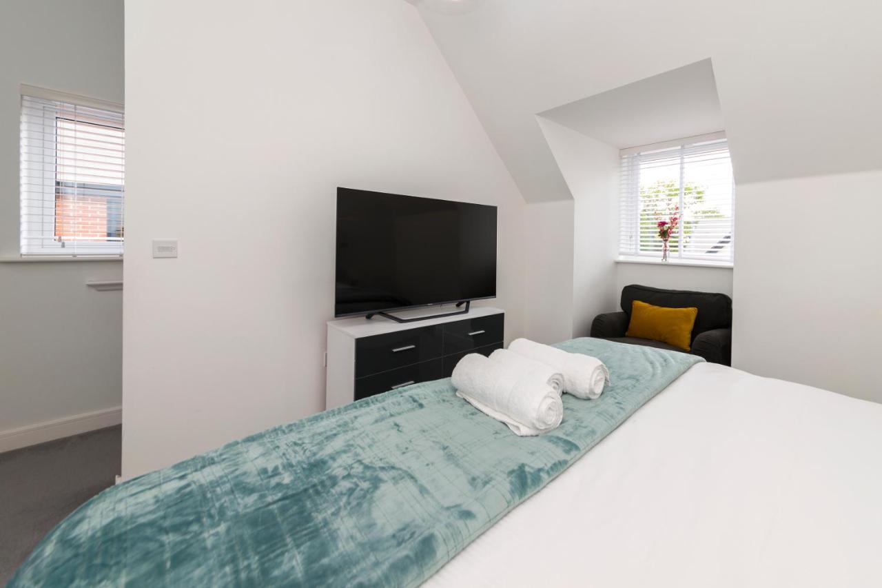 Greenfield Modern 3Br Home - Southcote Lane , 雷丁 外观 照片
