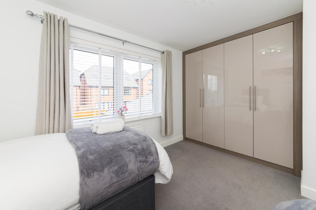 Greenfield Modern 3Br Home - Southcote Lane , 雷丁 外观 照片