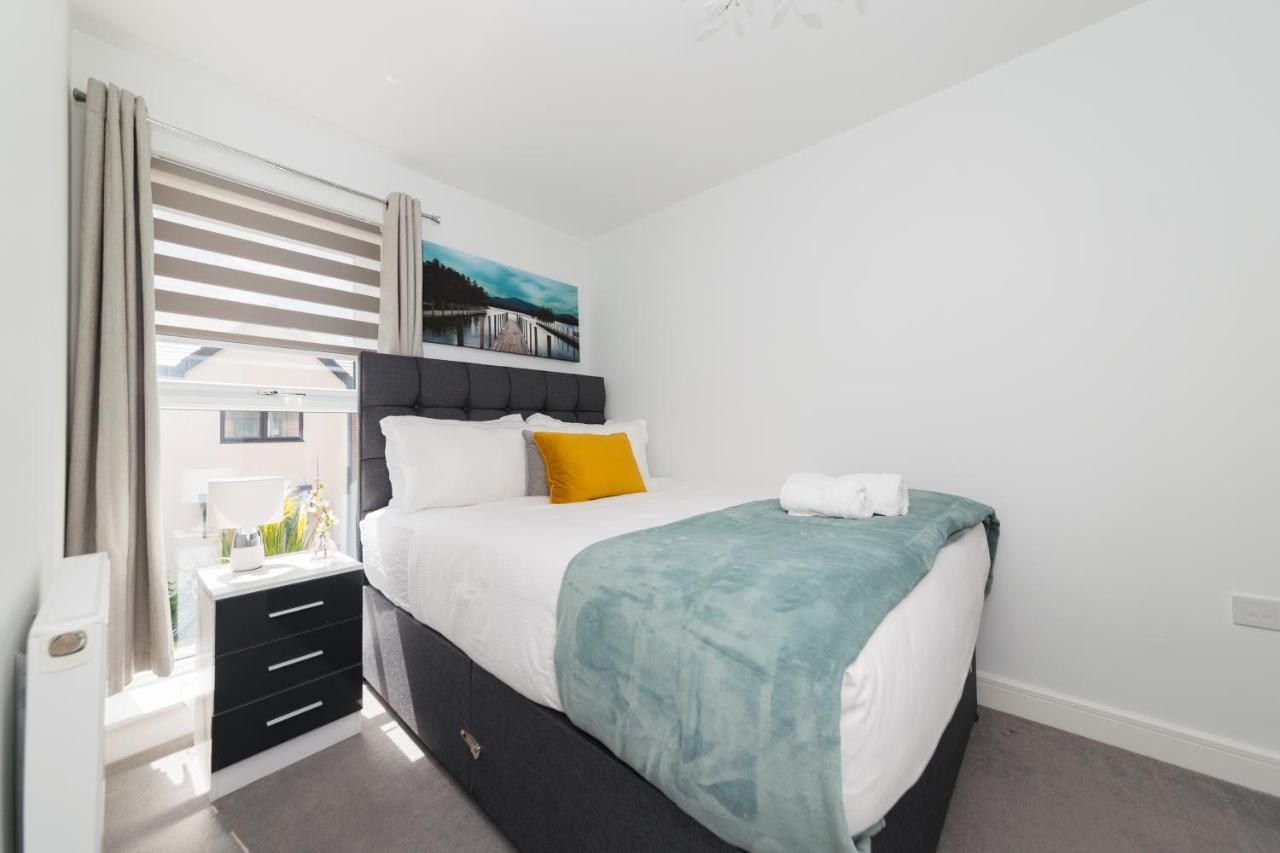 Greenfield Modern 3Br Home - Southcote Lane , 雷丁 外观 照片