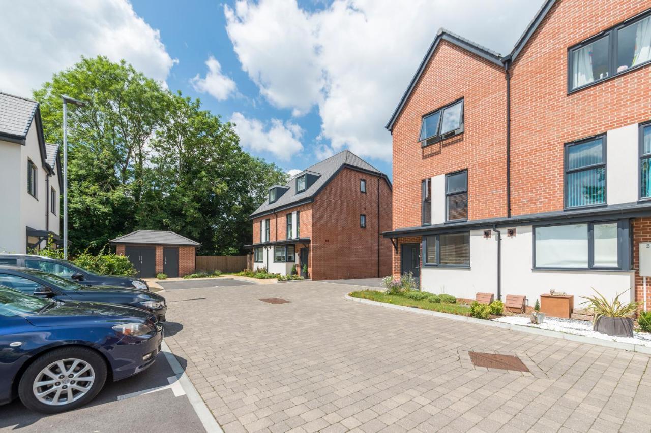 Greenfield Modern 3Br Home - Southcote Lane , 雷丁 外观 照片