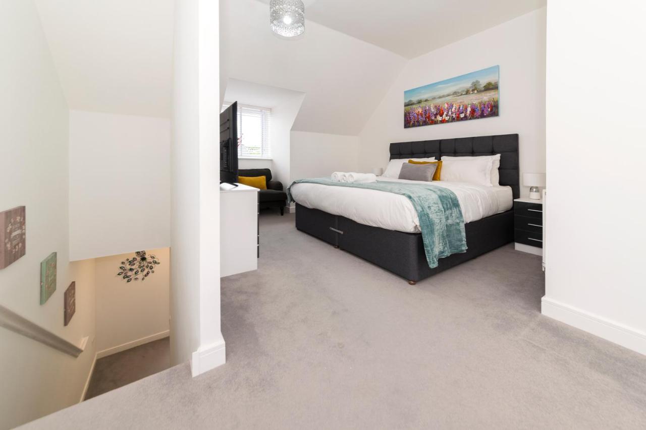 Greenfield Modern 3Br Home - Southcote Lane , 雷丁 外观 照片