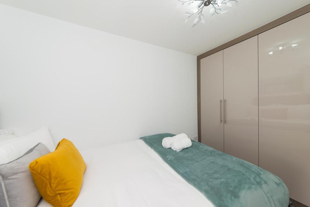 Greenfield Modern 3Br Home - Southcote Lane , 雷丁 外观 照片