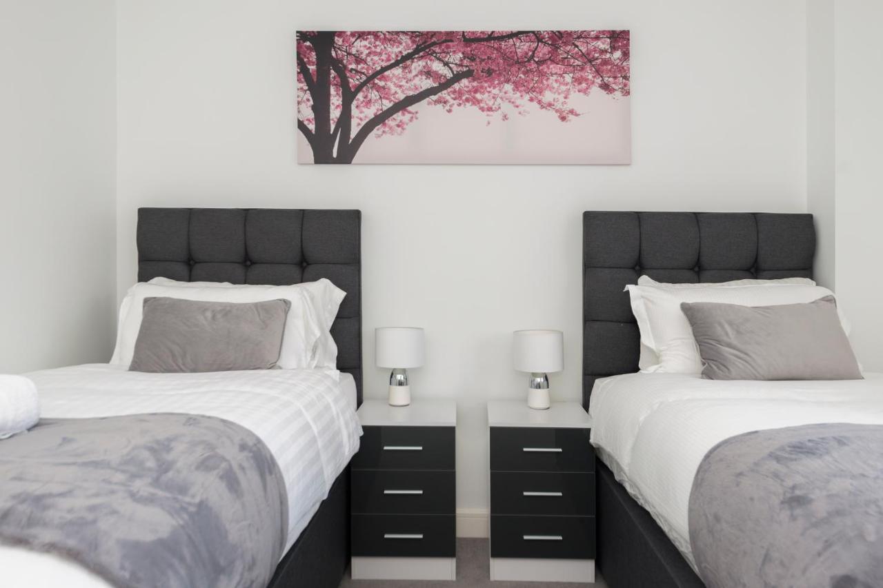 Greenfield Modern 3Br Home - Southcote Lane , 雷丁 外观 照片