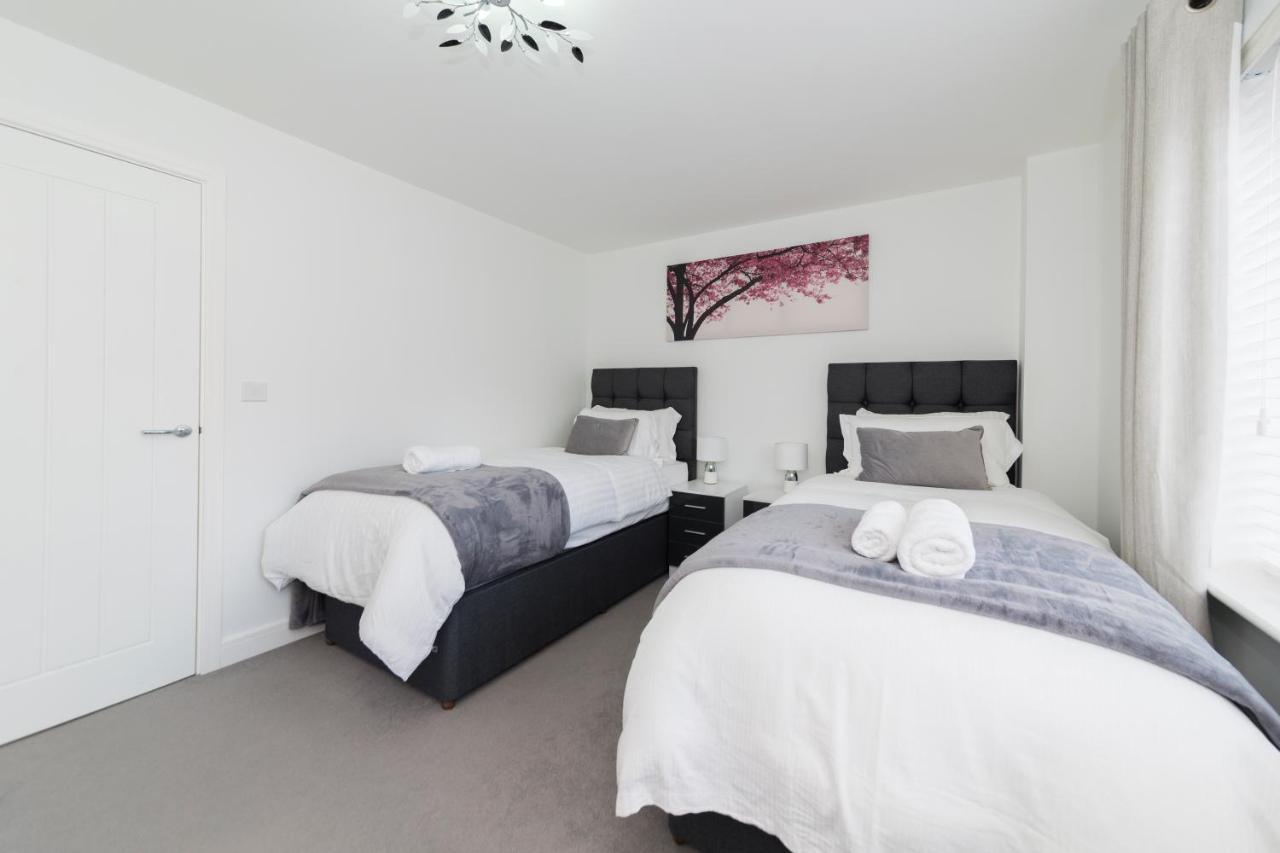 Greenfield Modern 3Br Home - Southcote Lane , 雷丁 外观 照片